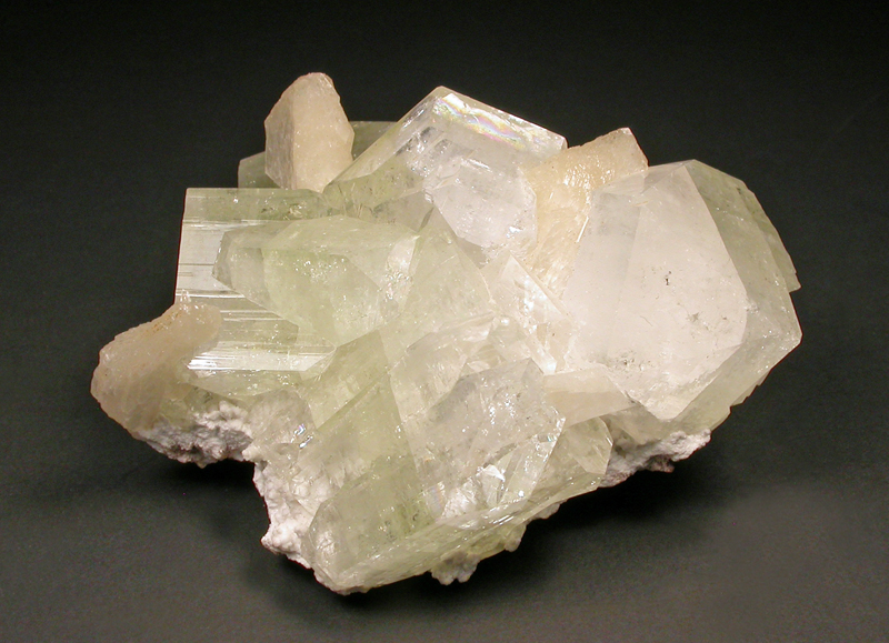 Fluorapophyllite-(K)