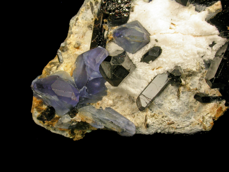 Benitoite & Neptunite