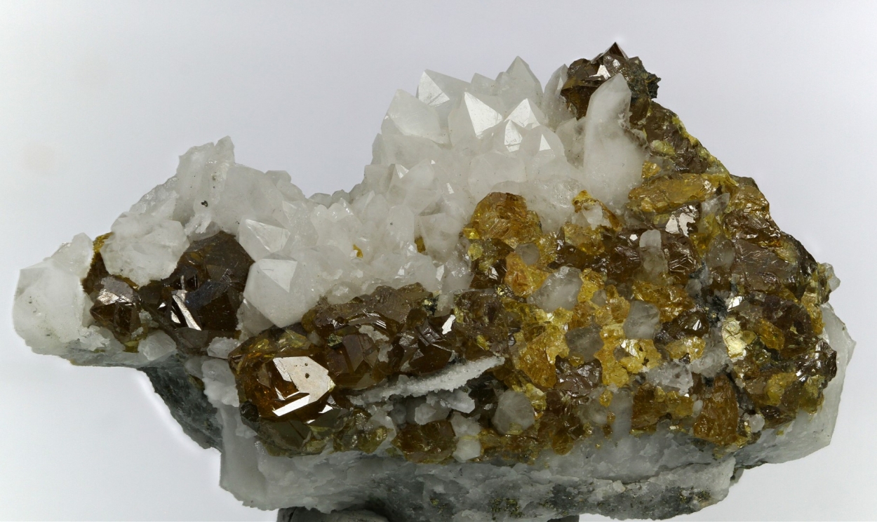 Sphalerite On Quartz