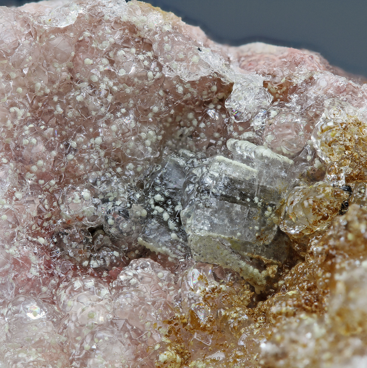 Heulandite Hyalite & Quartz