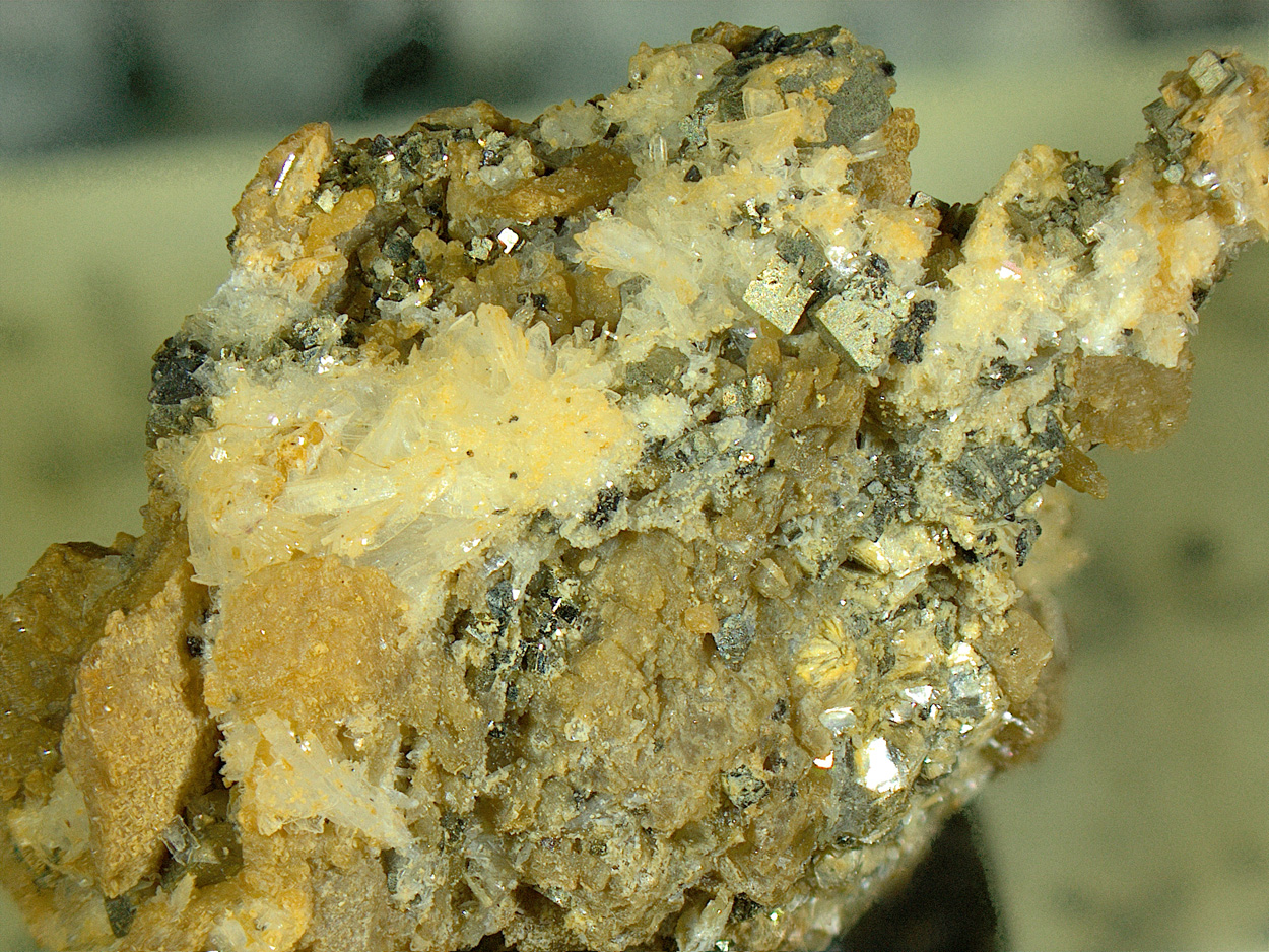 Bertrandite