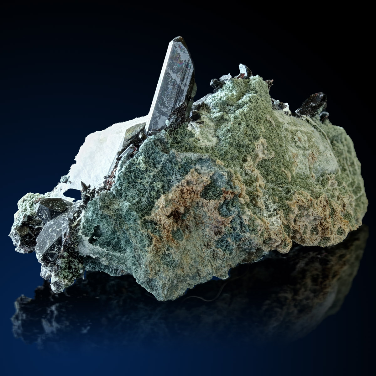 Neptunite & Natrolite