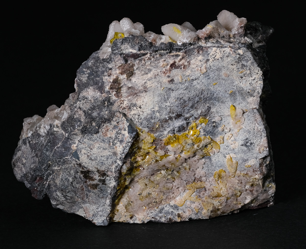 Sturmanite & Calcite