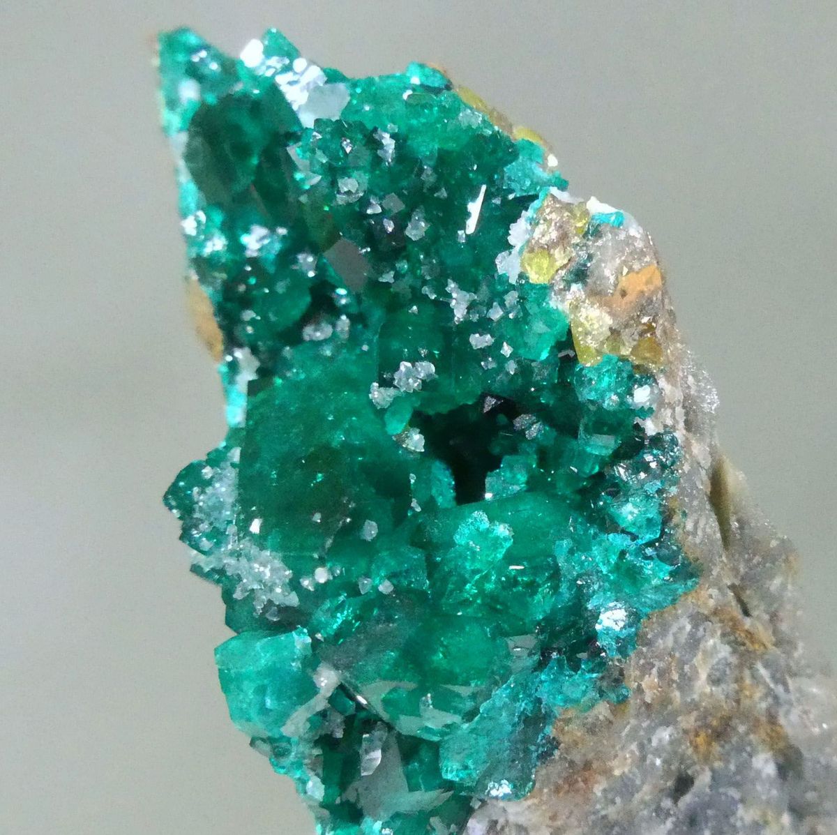 Dioptase With Wulfenite & Calcite
