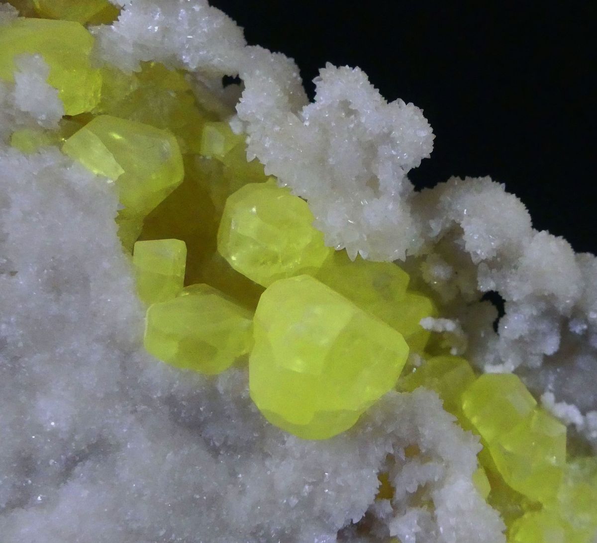 Native Sulphur & Aragonite