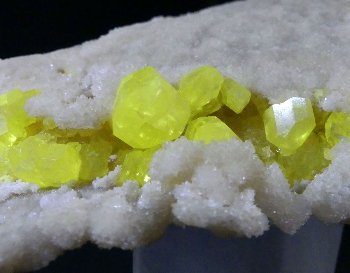 Native Sulphur & Aragonite