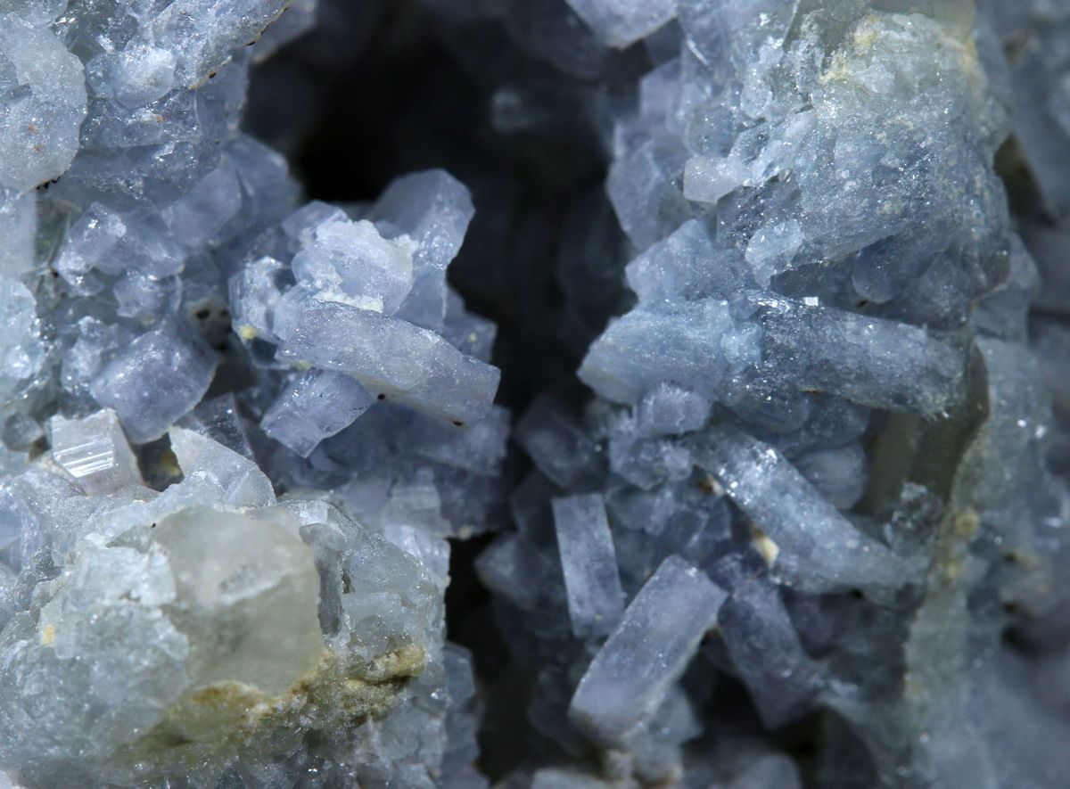 Fluorapatite On Quartz