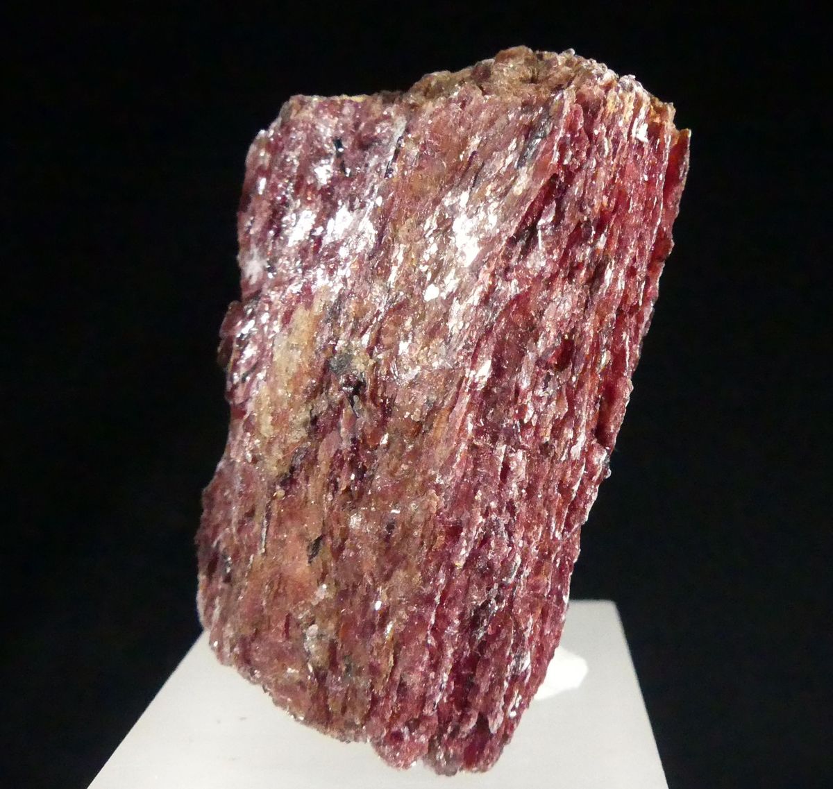 Alurgite