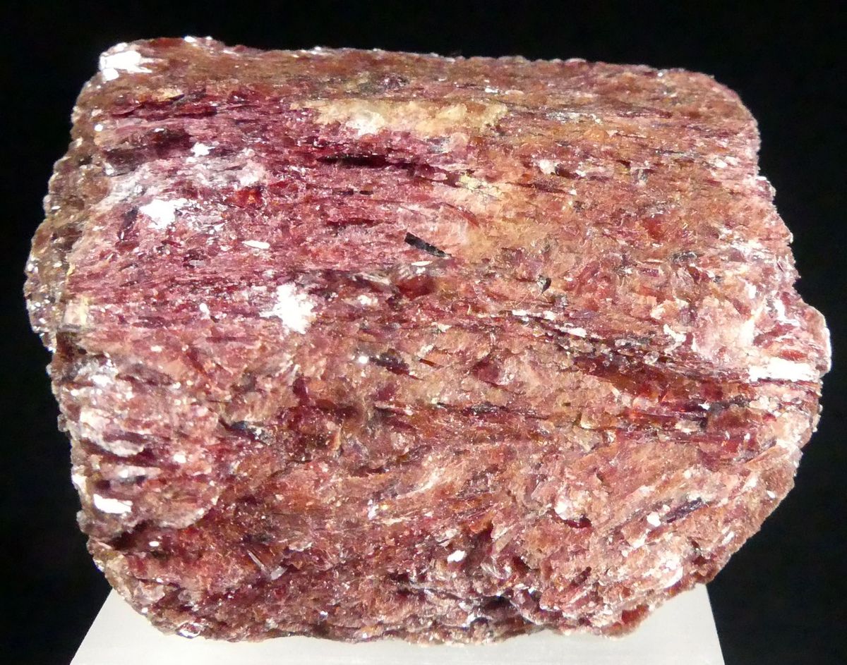 Alurgite