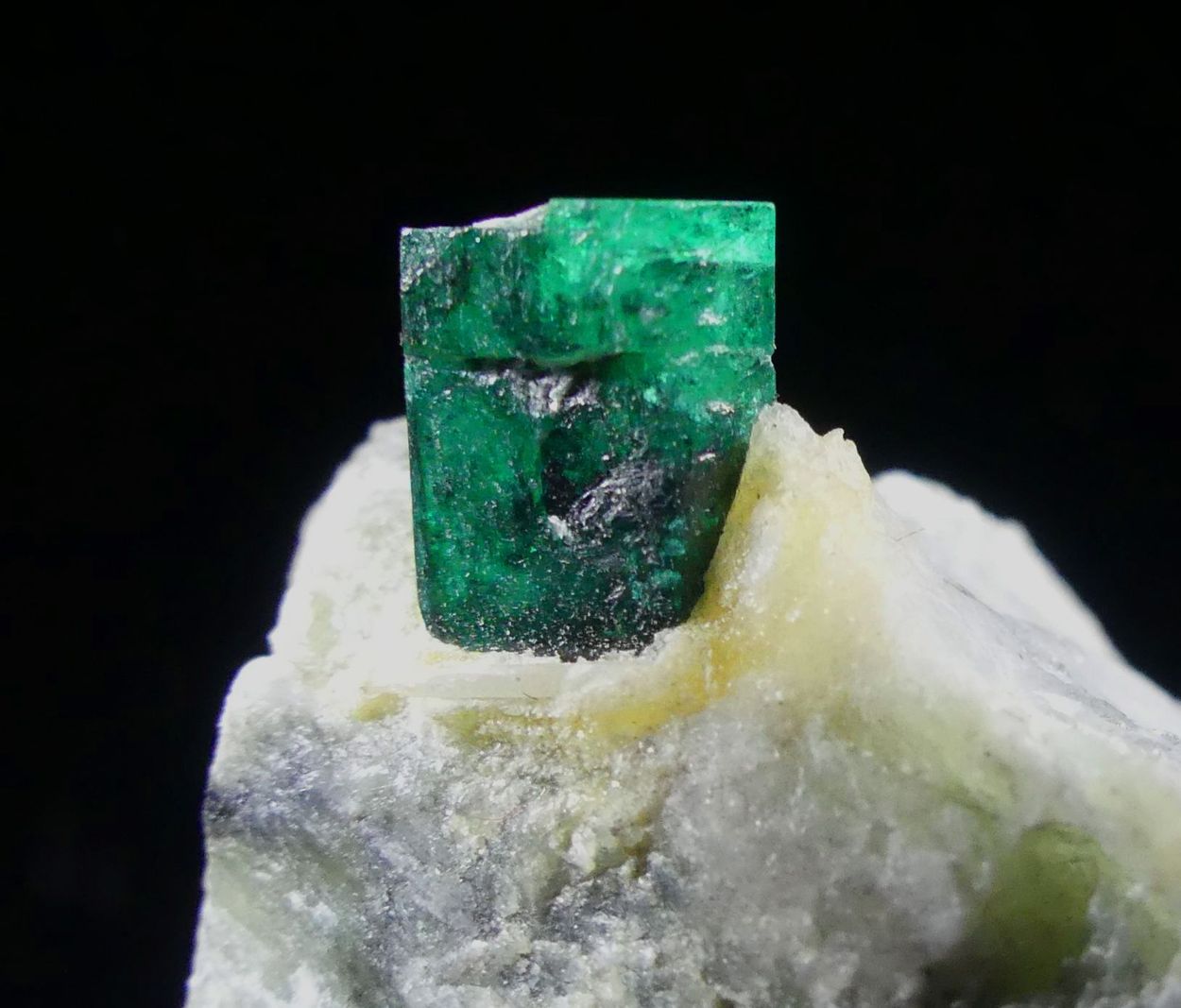 Emerald On Calcite