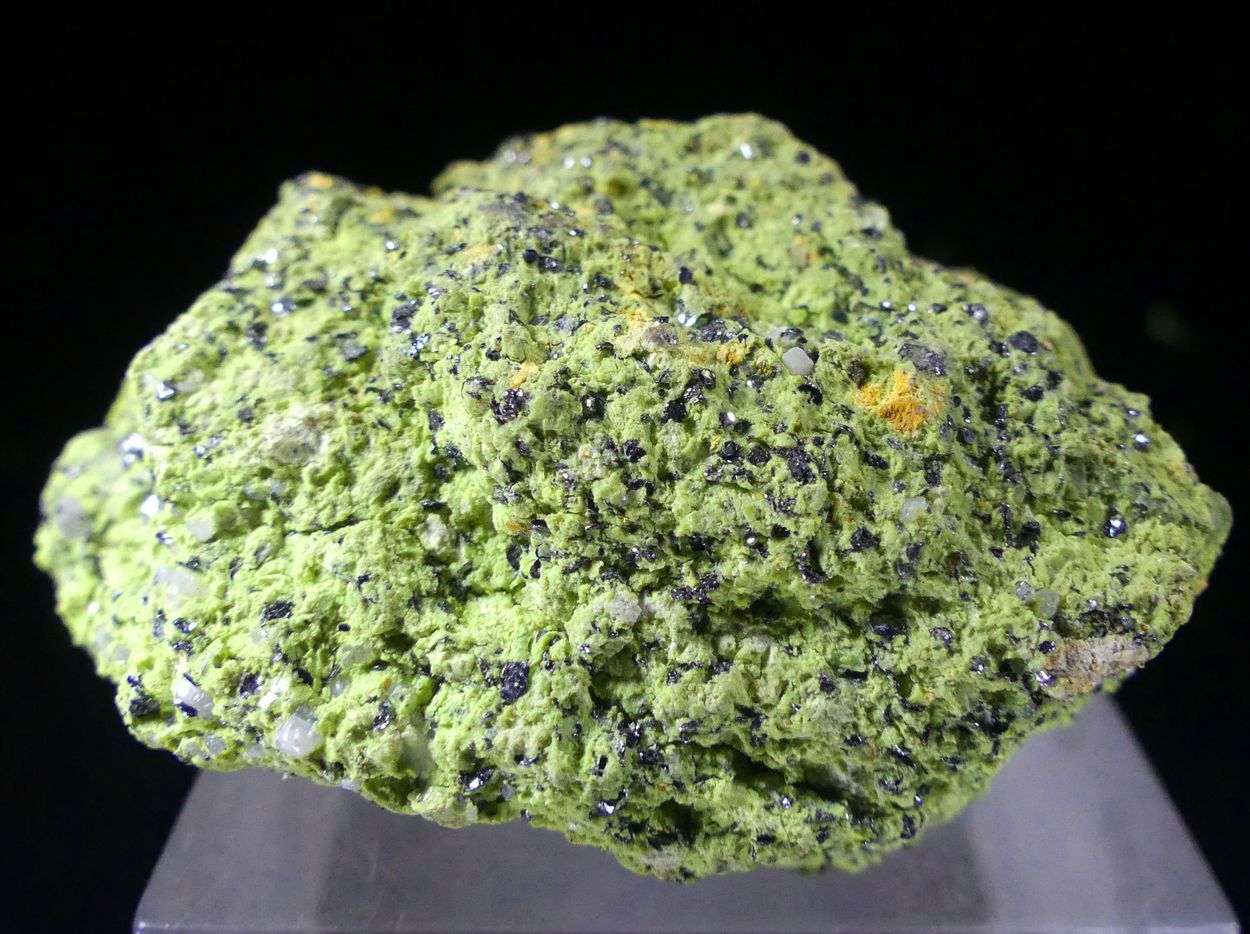 Nontronite With Graphite