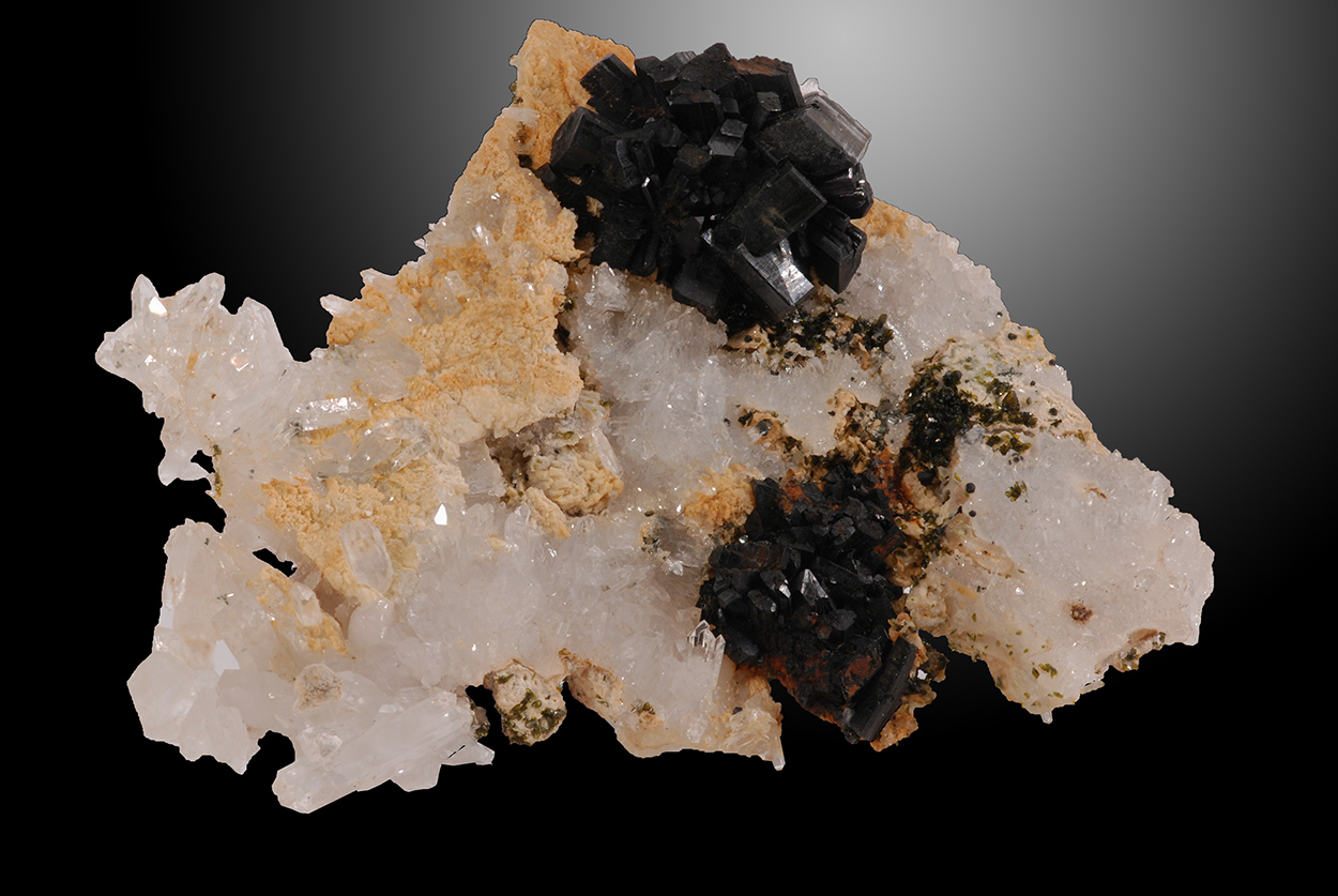 Babingtonite On Quartz