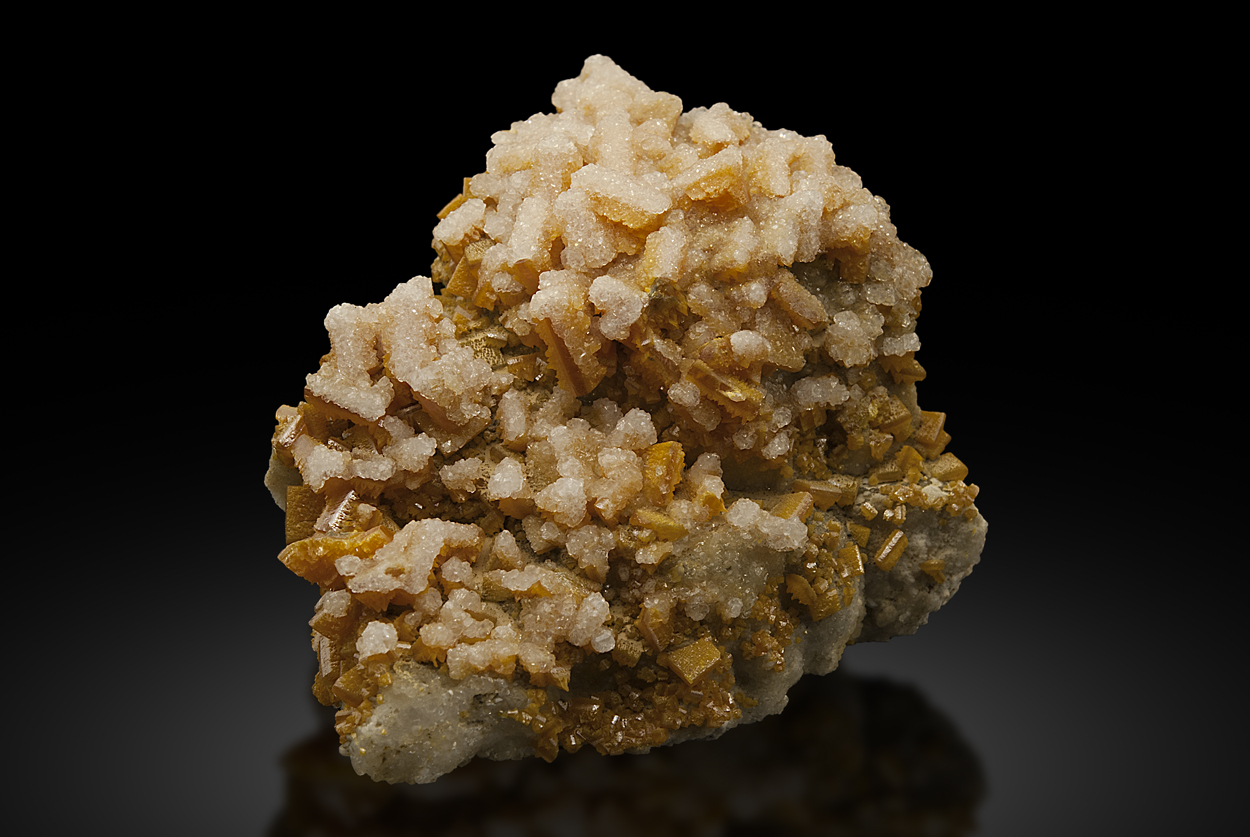 Wulfenite With Calcite