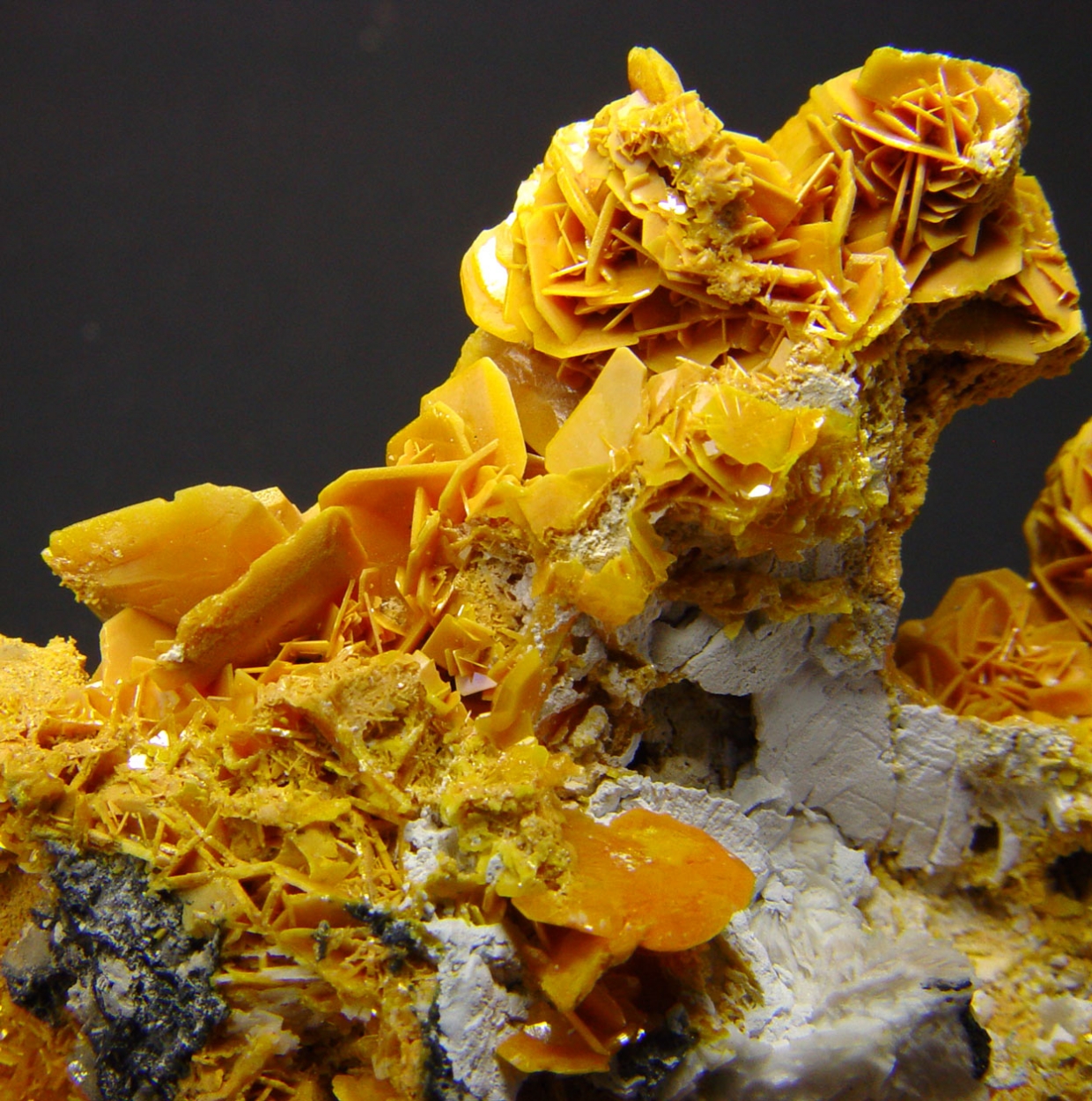 Wulfenite