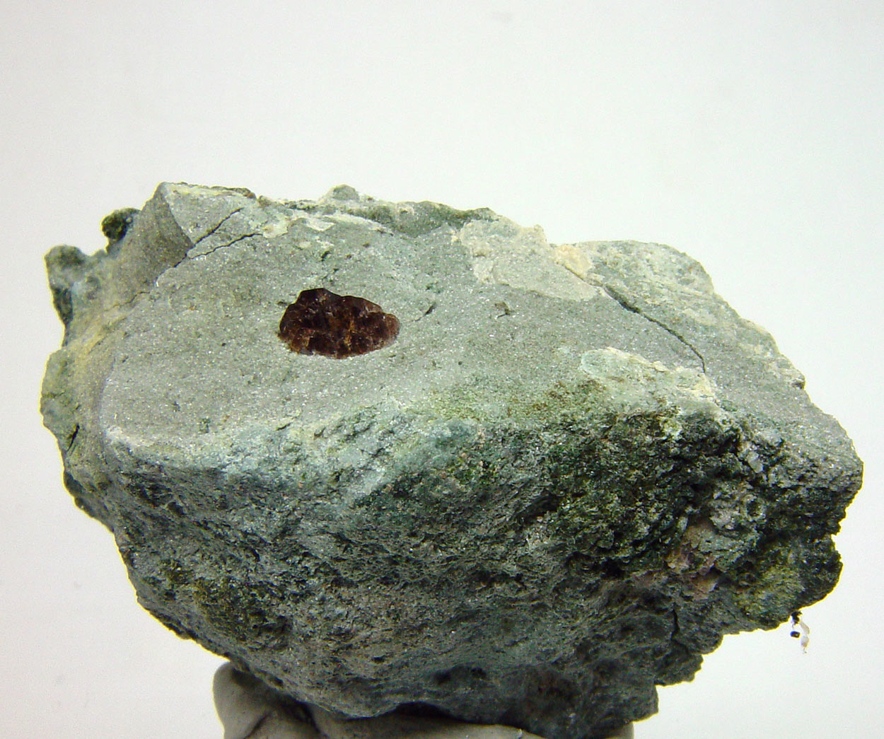 Axinite-(Fe)
