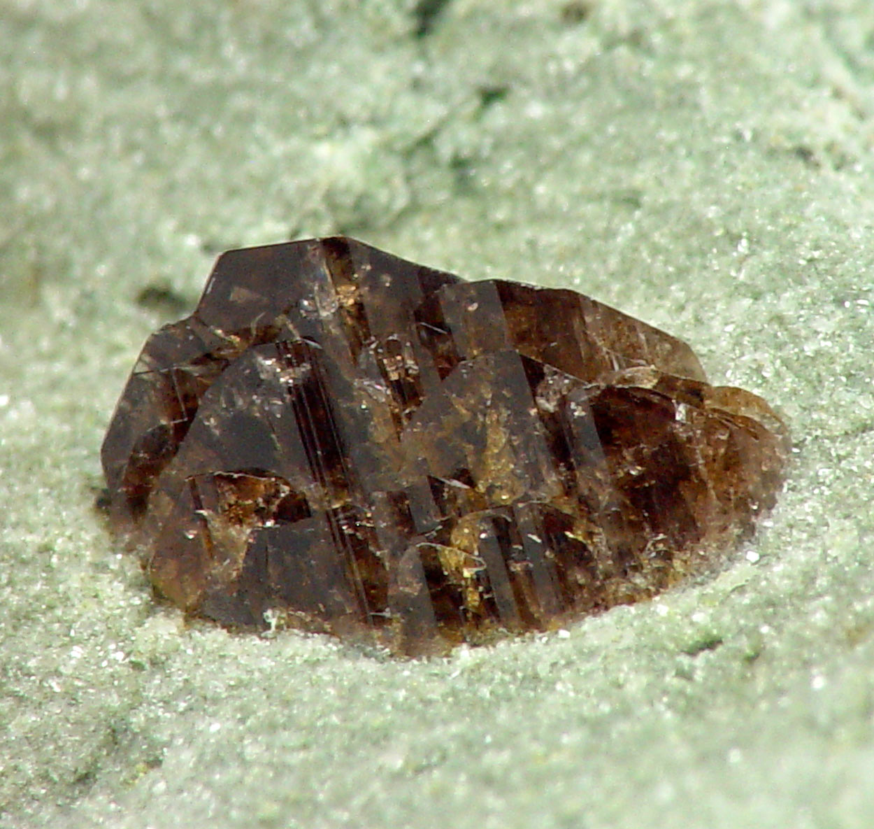 Axinite-(Fe)
