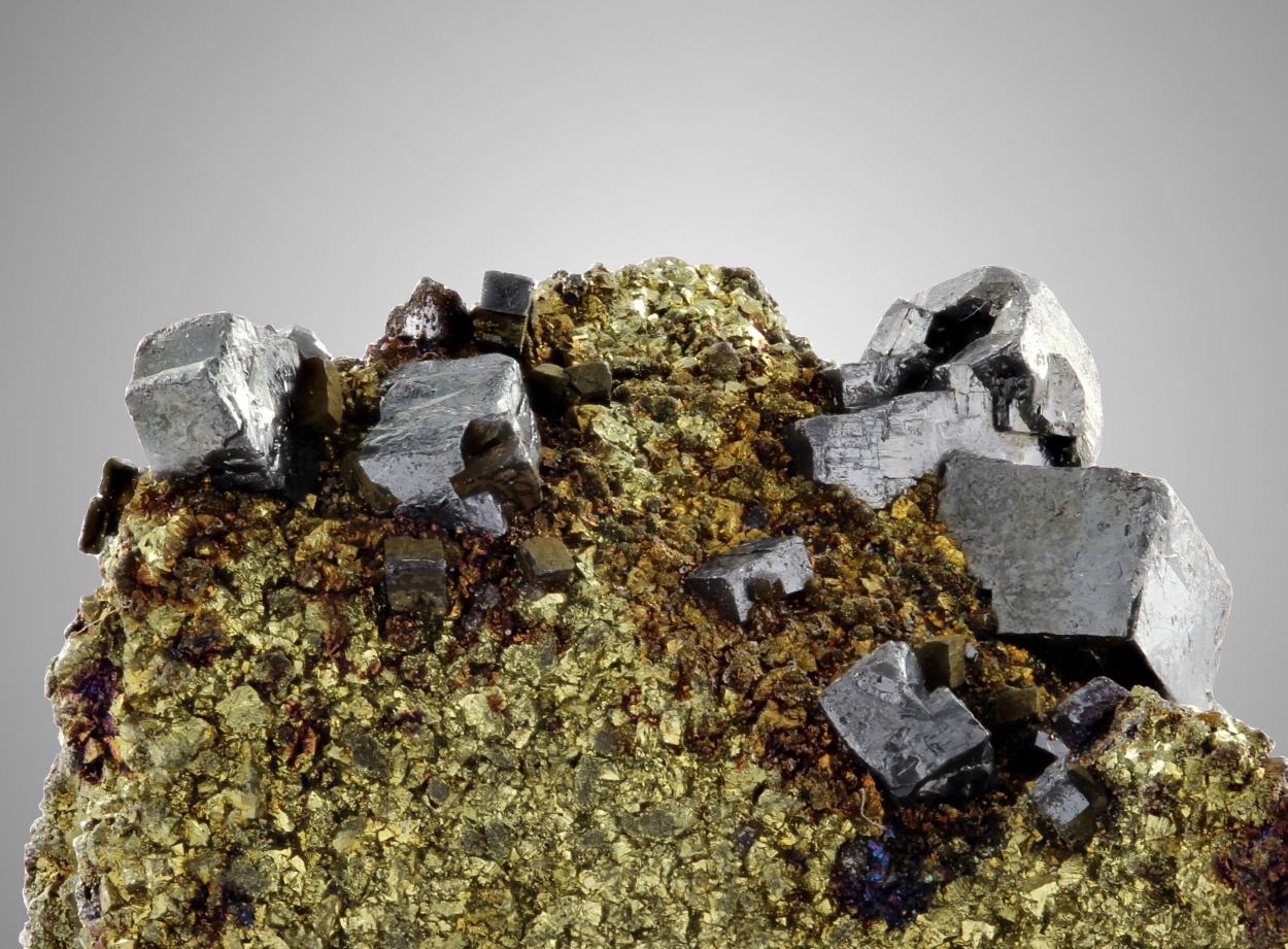 Acanthite On Chalcopyrite