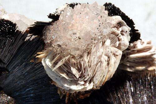 Baryte Goethite & Quartz