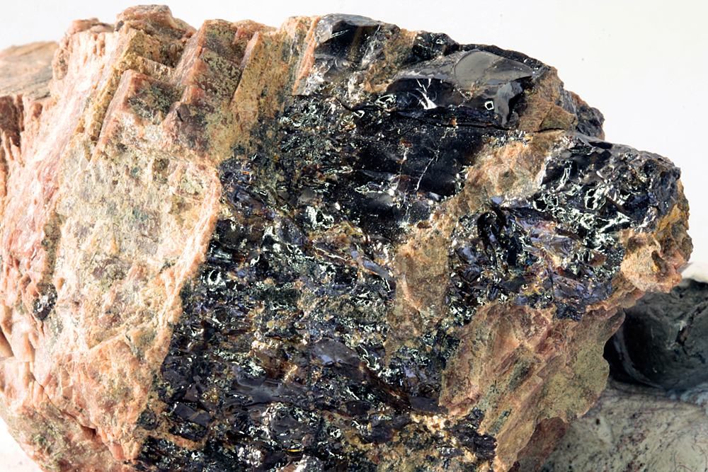 Fergusonite