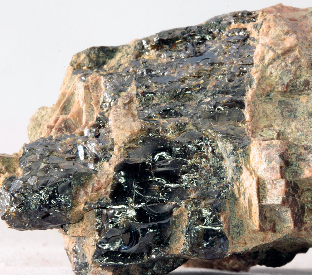 Fergusonite