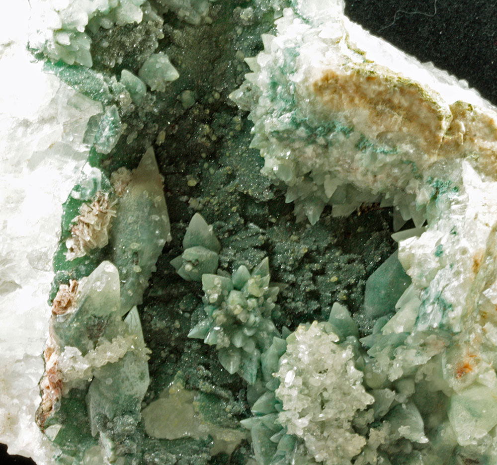 Calcite With Celadonite