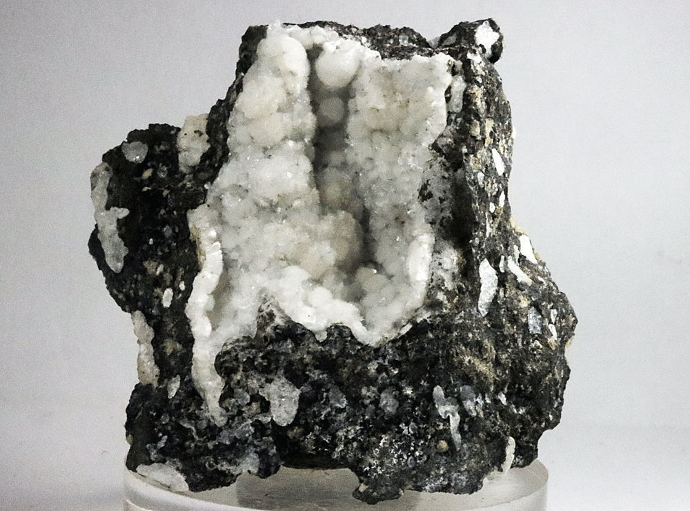 Thomsonite On Chabazite