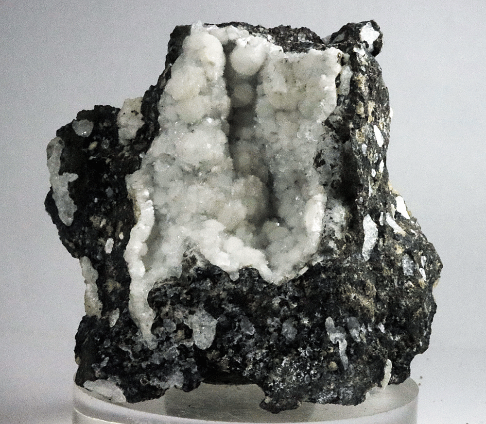 Thomsonite On Chabazite