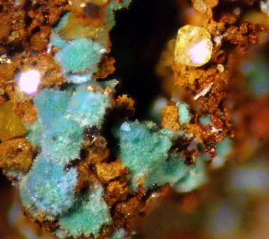 Molybdofornacite With Wulfenite