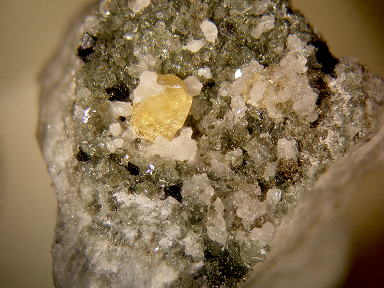 Humite & Spinel