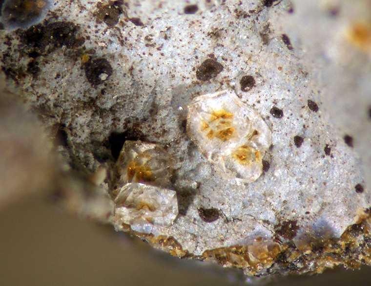 Paulingite