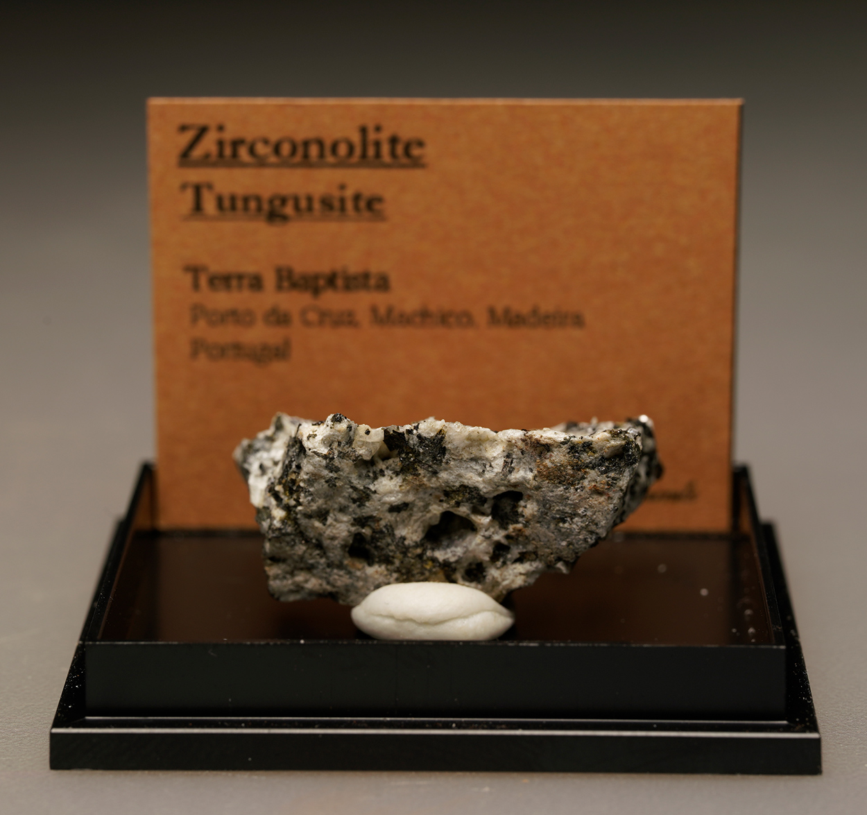 Zirconolite & Tungusite