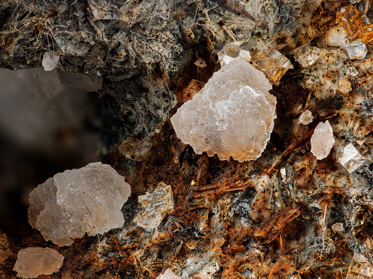 Gismondine-Ca Chabazite-Ca & Analcime