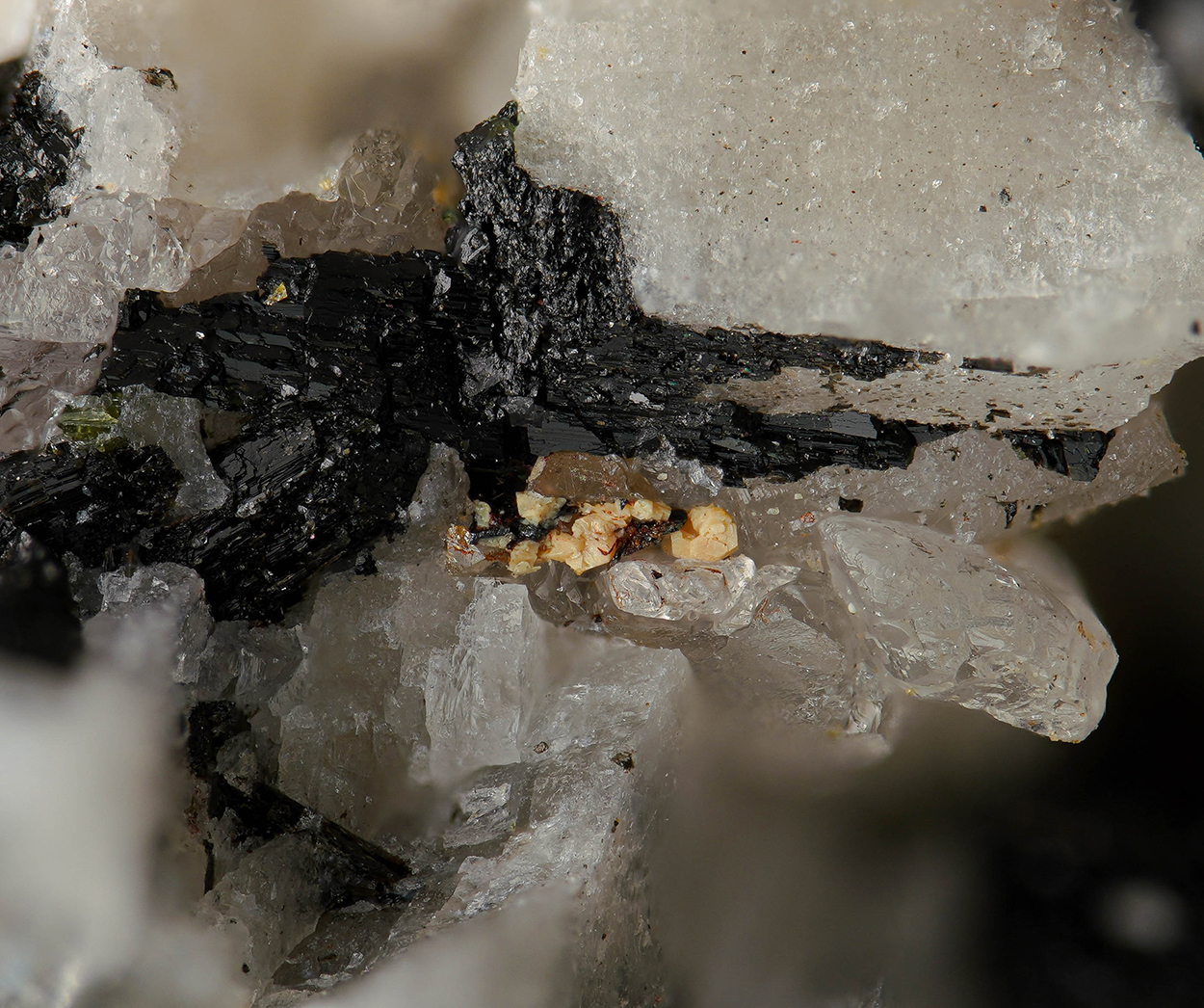 Cerianite-(Ce)