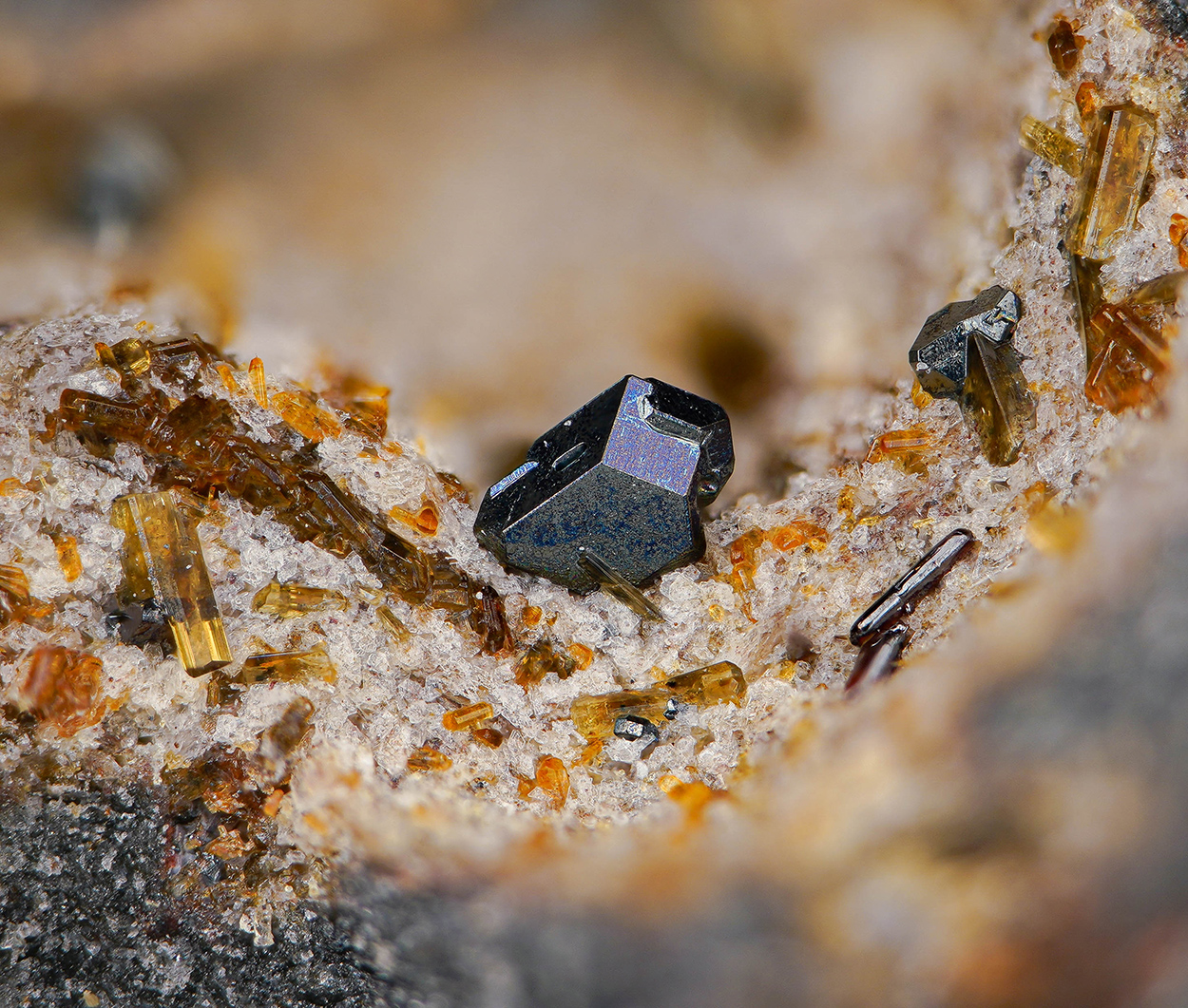 Pseudobrookite Hematite & Edenite