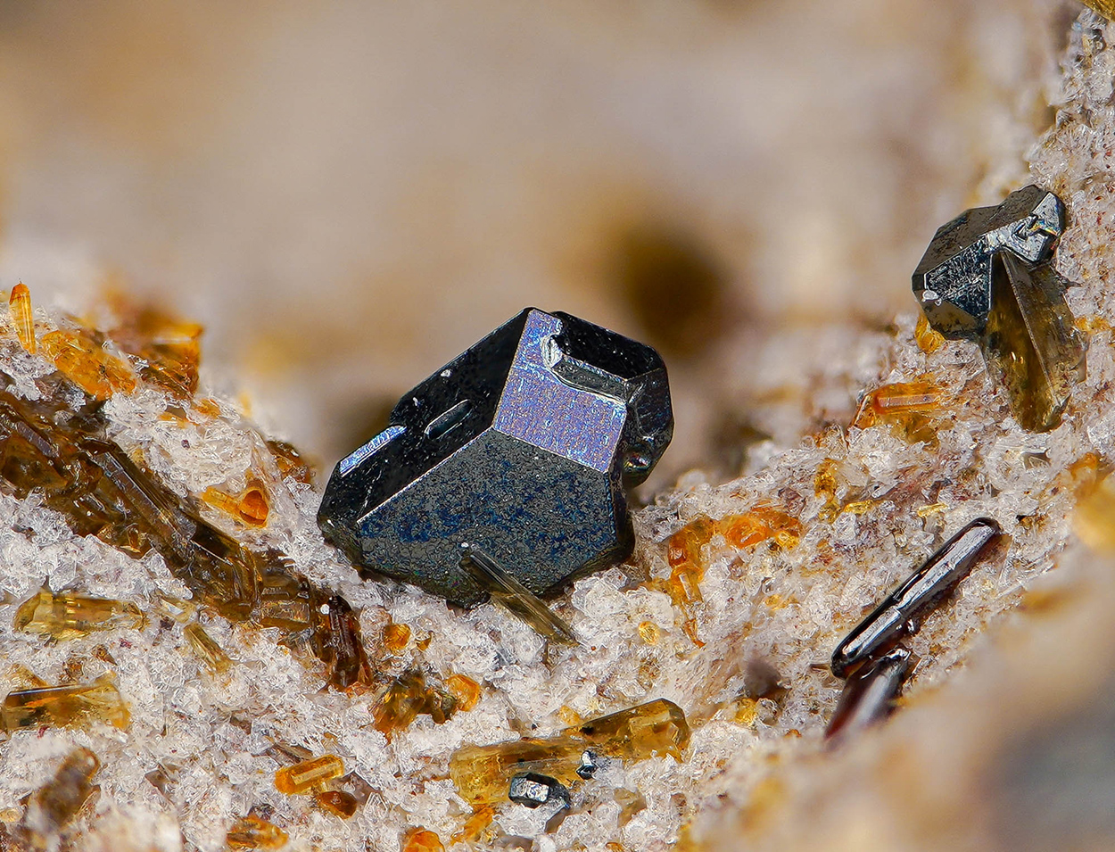 Pseudobrookite Hematite & Edenite