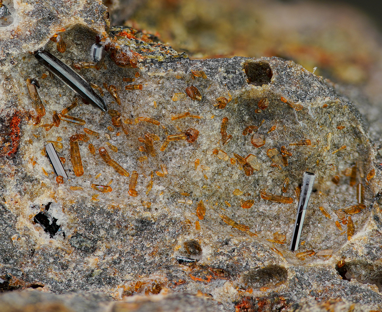 Edenite & Pseudobrookite