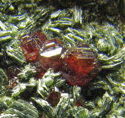 Hessonite & Clinochlore