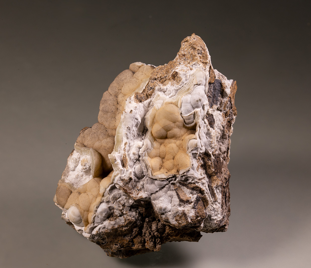 Apatite Var Staffelite