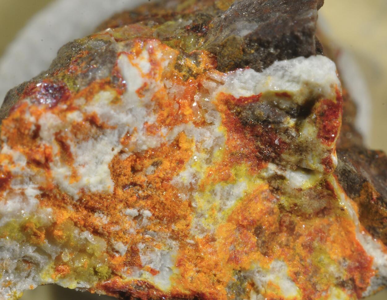 Phoenicochroite & Mimetite & Embreyite