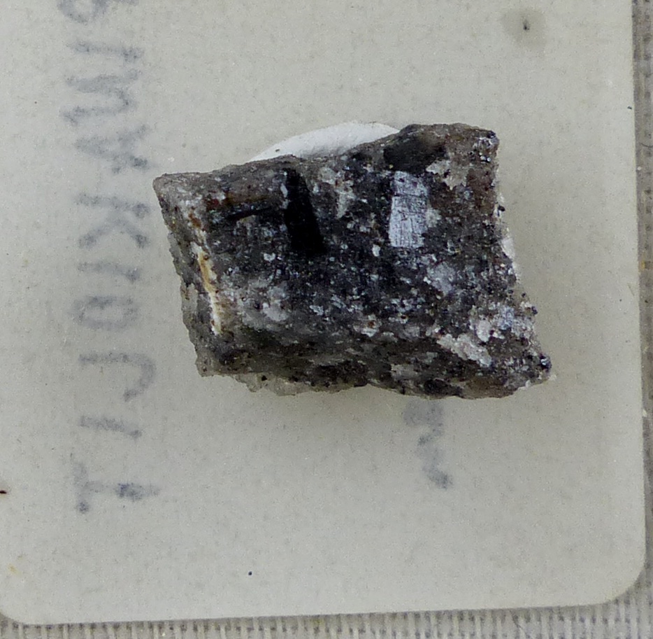 Pinakiolite