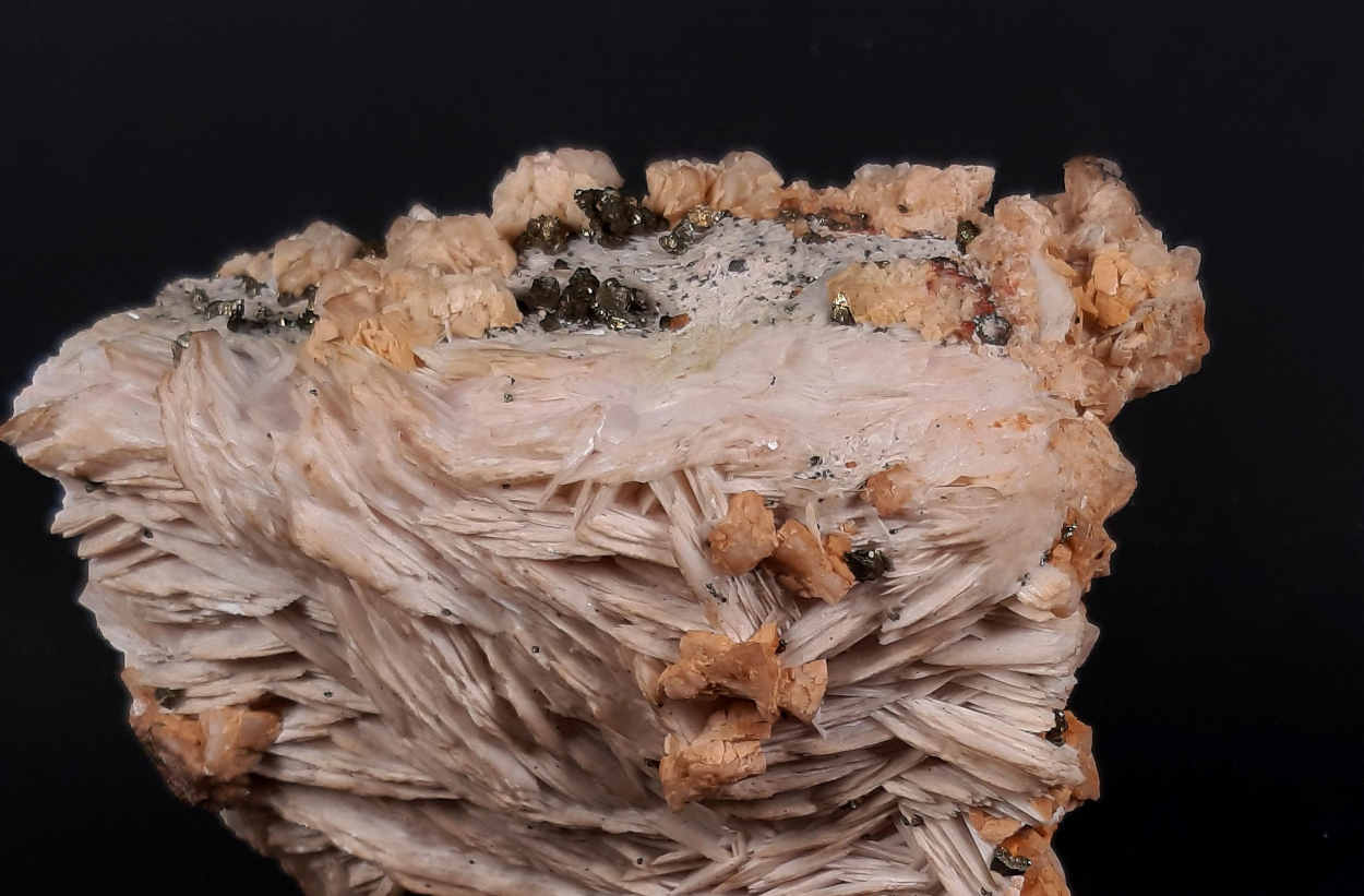 Ankerite Baryte & Chalcopyrite