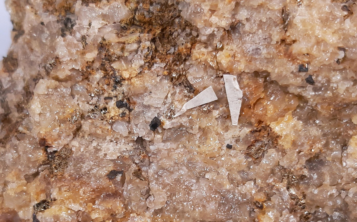 Dysanalyte