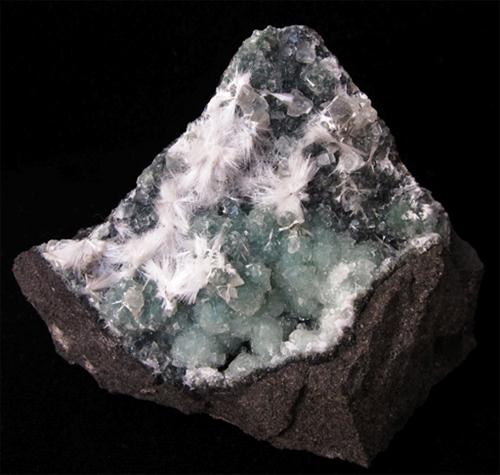 Mordenite Calcite & Apophyllite