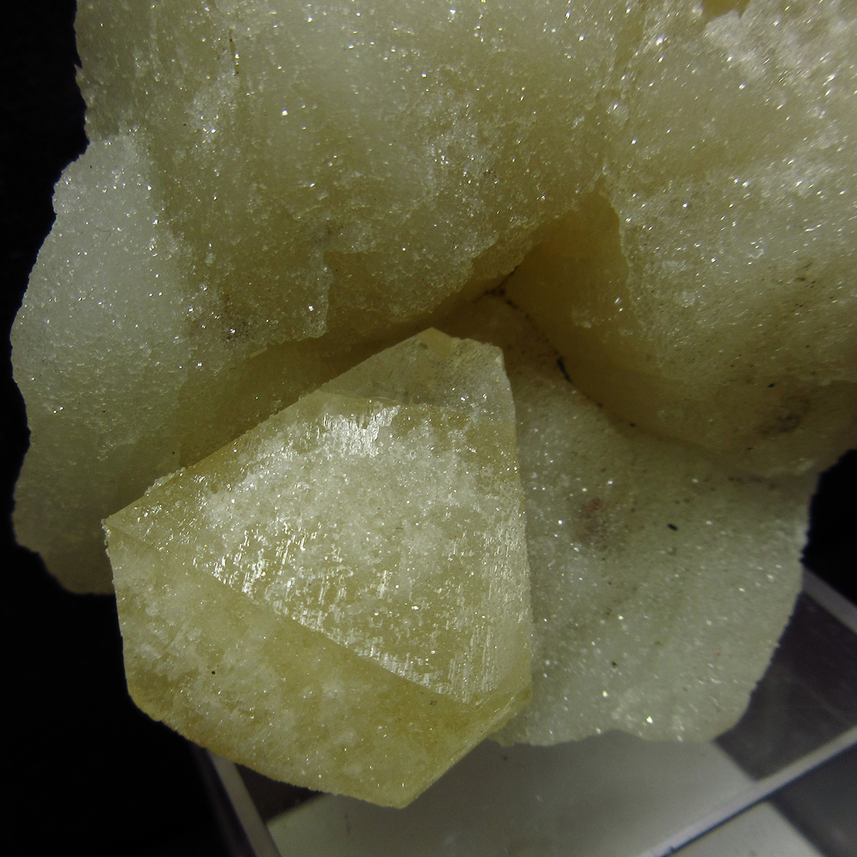 Powellite On Stilbite