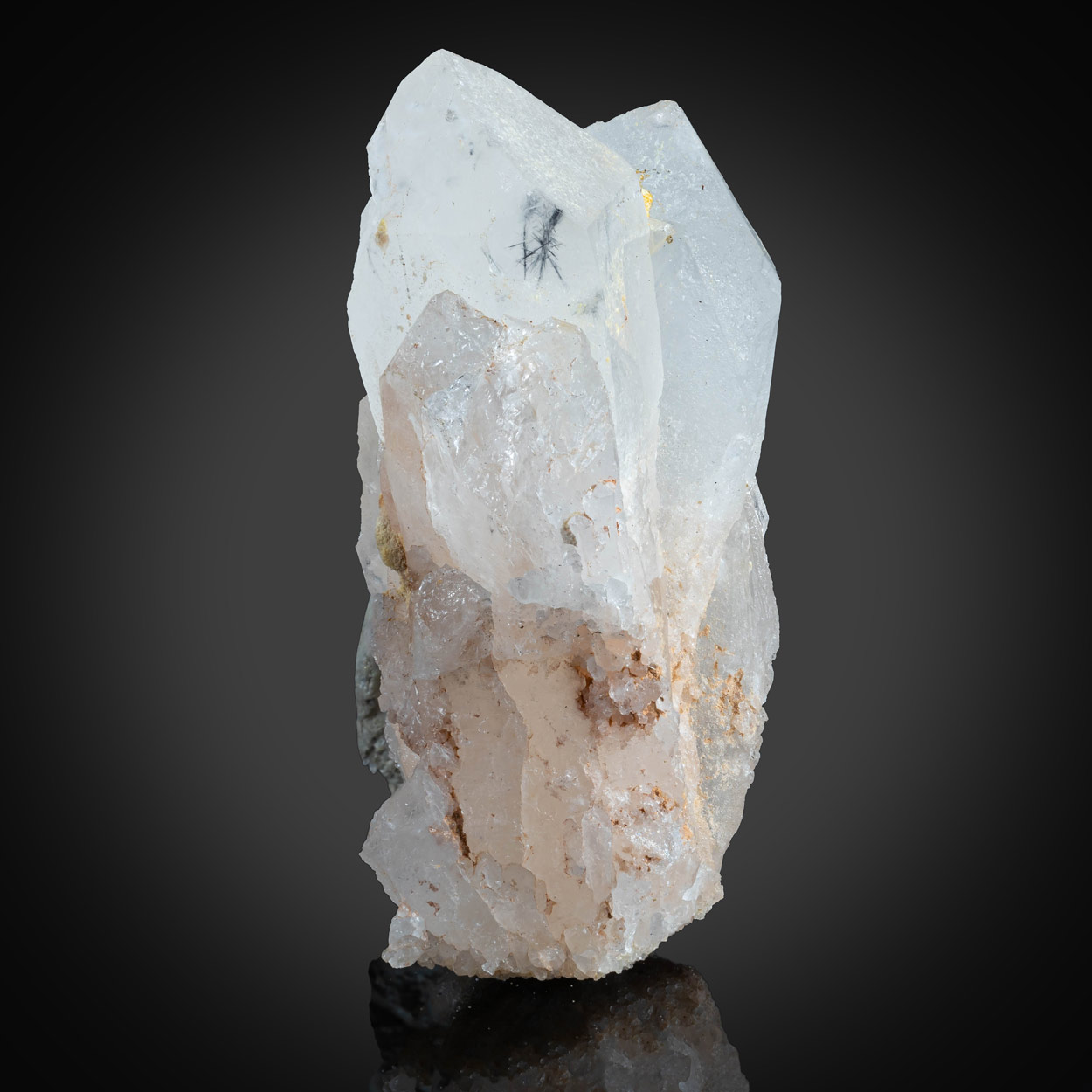 Hollandite In Quartz