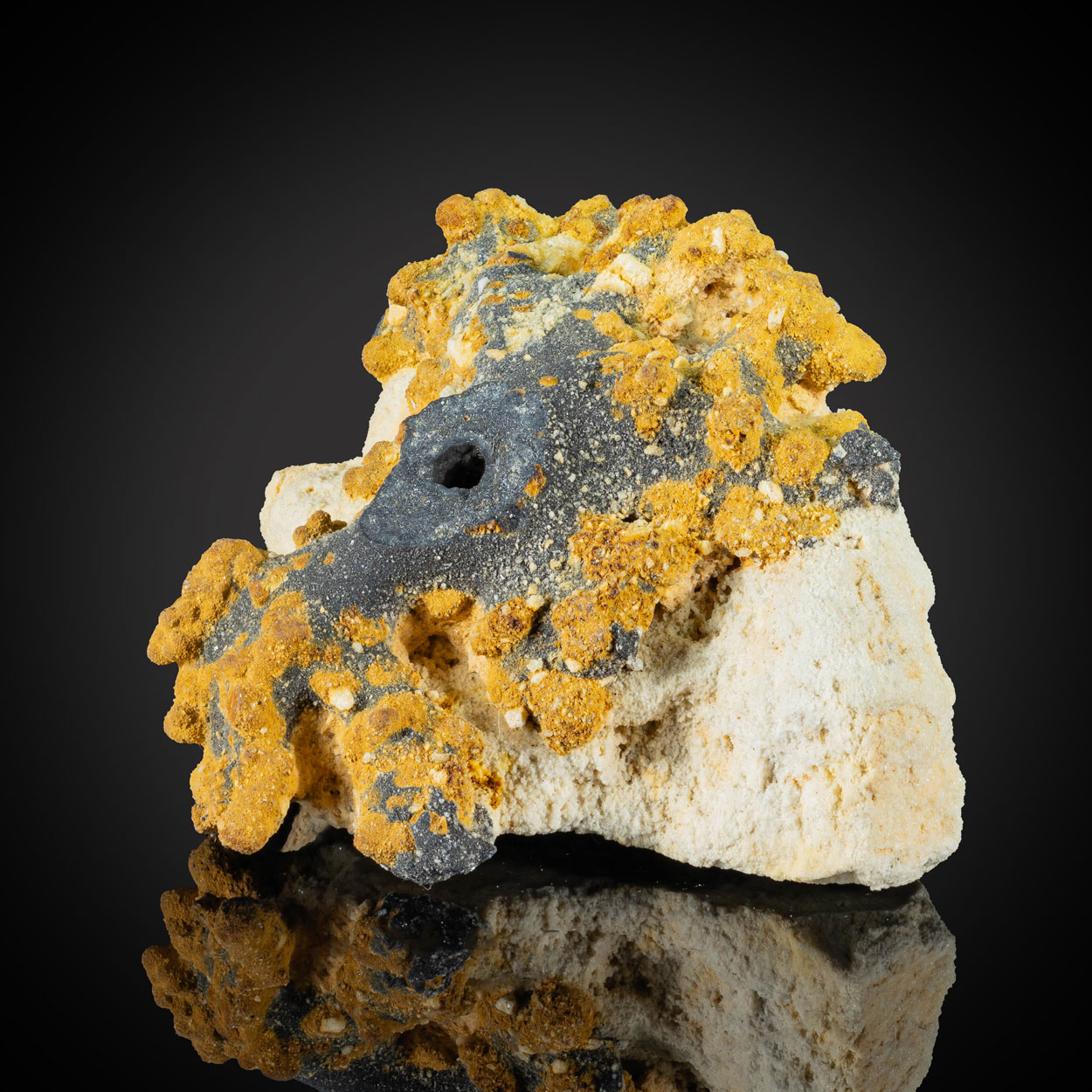 Romanèchite & Goethite