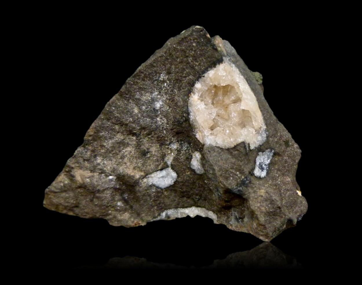 Lévyne-Ca Cowlesite & Chabazite-Ca