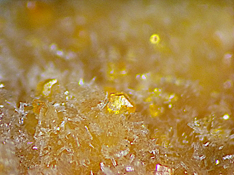Peterandresenite