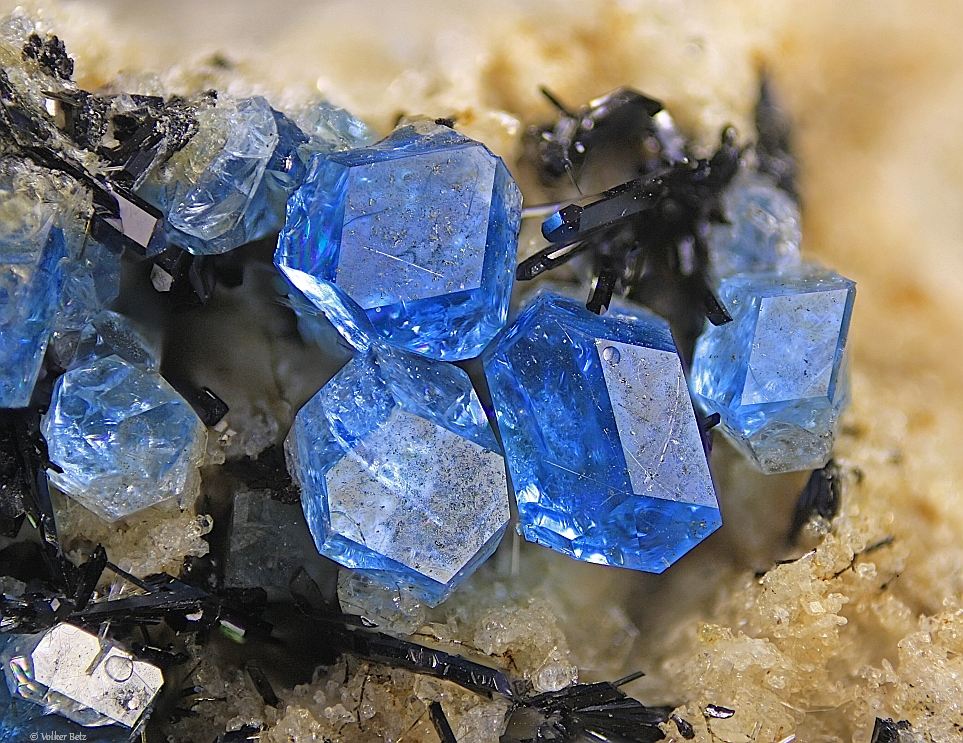 Haüyne & Clinopyroxene Subgroup