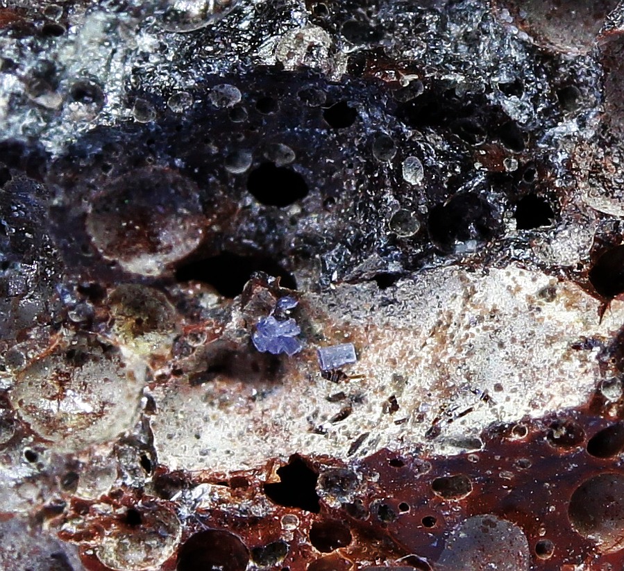 Indialite & Pseudobrookite